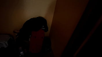 Menggairahkan Adik Tiri Gamer Saat Dia Asyik Main Game