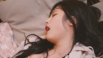 Korea – Di Era Feminis, Istri Nakal Menggoda Suami dengan Rayuan Mesum