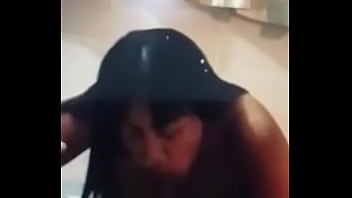 Tenggorokan Dalam yang Menggoda
