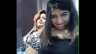 Gadis-gadis desi yang menggoda