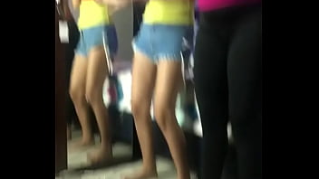 Tarian Seksi Selebgram Indonesia yang Bikin Bergairah
