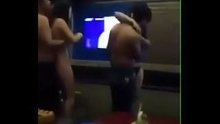 掃不掉的淫靡！中國再爆情色KTV 男女激戰「三人行」露骨照外流