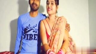 Pria baru menikah menggila di ranjang bersama istri seksi dalam rekaman panas