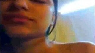Video panas sepupu Pakistan bercinta di kamar hotel jadi perbincangan hangat