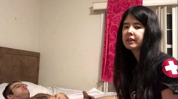 Alexandria Wu Beraksi sebagai Dokter Seksi di IGD yang Menggoda