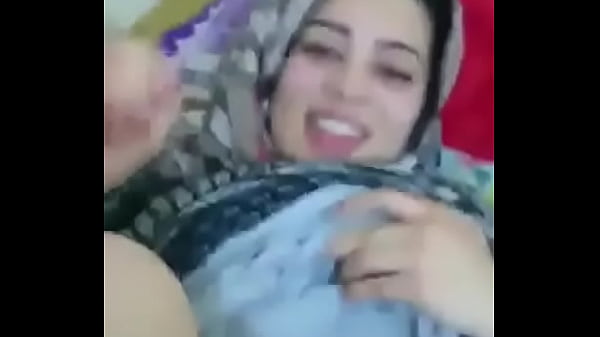 Desi gadis liar yang siap memuaskan hasrat terpendam