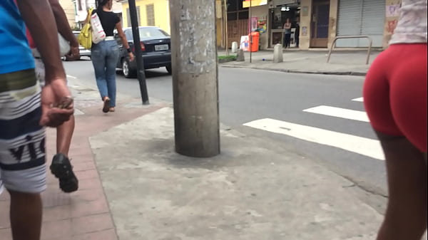 Morena montada na pica rebenta a bunda no motel.