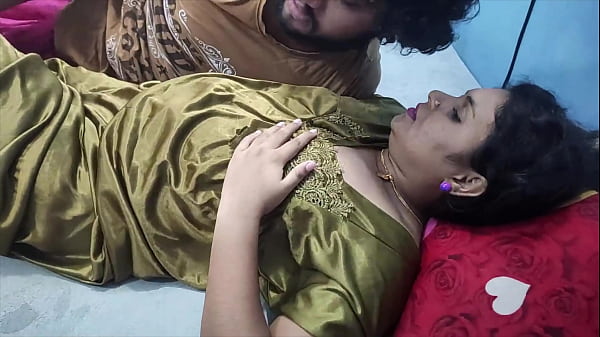 Pasangan Desa India Berahi dalam Aksi Mesra yang Liar