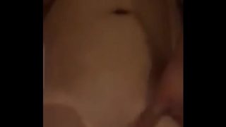 Nyonya Asia Tua Dihajar Kencang Dua Lelaki di Lives.pornlea.com