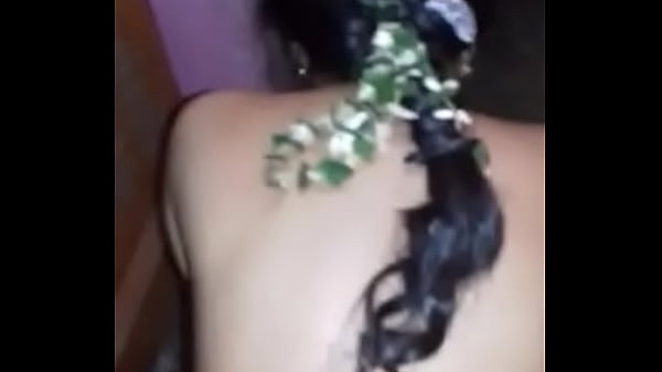 Desi bhabhi digoyang dari belakang dengan gaya doggy