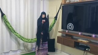 Arab putih dengan memek merah muda pijat erotis desi
