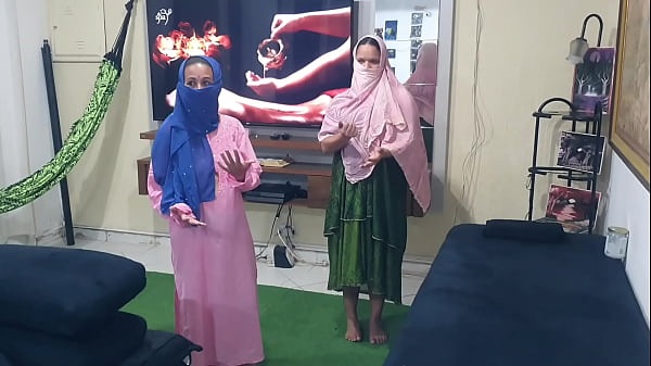 Setelah Pijat Tantra, Sang Ibu Menawarkan Gadis Desi Perawan untuk Dinikmati
