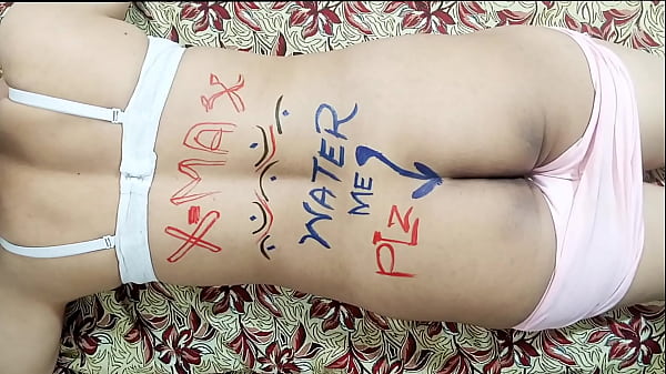 Pesta Tahun Baru dan Natal, Dildo Menggila di Pantat Besar dan Memeknya, Bergaun Merah, Bra Putih, dan Hijab Hitam