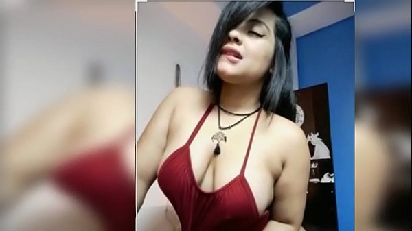 Neha menggoda kakak tirinya hingga mereka bercinta (Cerita Audio Hindi)