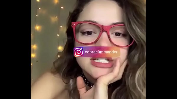 Tarian Rusia yang Menggoda dan Tampilan Payudara di Bigo