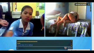 Gadis Indonesia panas di depan webcam