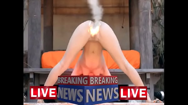 Tetangga seksi menunduk menggoda