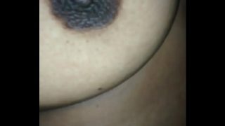 Istri pengkhianat menikmati kenikmatan penis lain