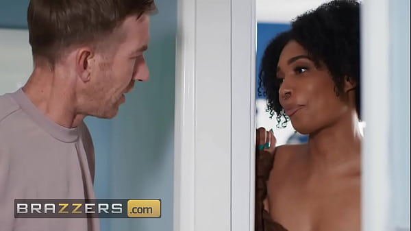 Pagi yang Menggoda di Addis Fouche / Brazzers / Masukkan Kode XVPROMO di Situs Resmi untuk Diskon Spesial