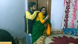 Gadis India panas bercinta dengan teman-teman dalam webseries seksi video Hindi jernih