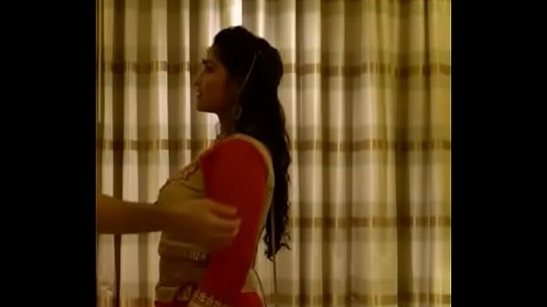 Istri India Seksi dengan Vagina Ketat Berusaha Dihubungi oleh Suami