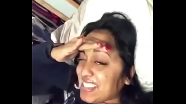 Gadis Seksi dari Timur yang Menggoda