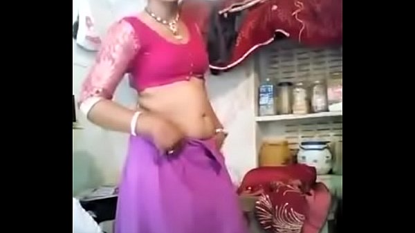 Desi bibi yang menggoda dengan tubuh seksi dan nafsu membara