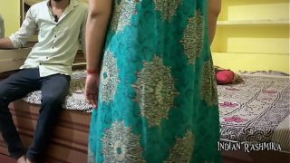Desi Bhabhi Kesepian di Rumah, Devar Ji Hantam Memeknya dengan Ganas – Video Panas India dengan Suara Hindi
