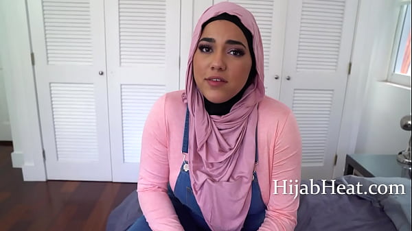 Saudara Arab Gemukku Memberiku Hummus Berharap Dapat Sesuatu yang Lebih
