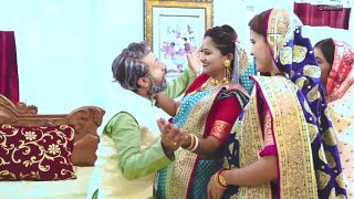 Burha Sasur Ki Tharki Chhedchhad: Chaun Nai Bahuon Ke Saath Garam Maza