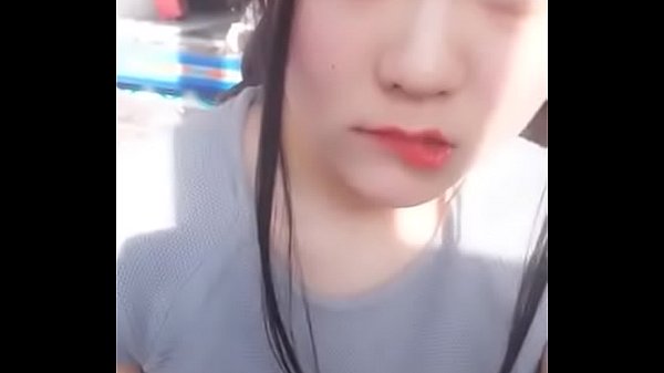 Gadis Tionghoa manis yang menggoda