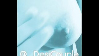 Istri Desi berbisik mesra dengan suara serak dalam bahasa Hindi