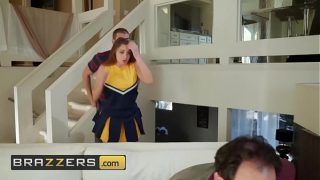 Remaja Suka yang Besar – (Gia Derza, Xander Corvus) – Cheerleader Nakal – Brazzers