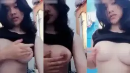 ABG Cantik Mainin Payudara Besar yang Menggoda