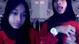 Gadis Berjilbab ABG Sange Mengoceh di OmeTV