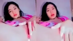 Gadis Kecil yang Masih Perawan dan Mulus