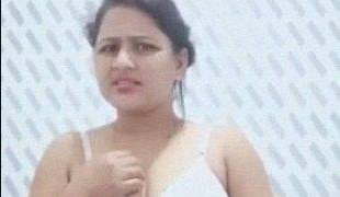 Ibu India Nakal Pamer Tubuh Telanjang di Video MMS