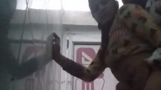 Pasangan India Bercinta Liar di Kamar Mandi