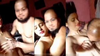 Pria Kolkata menggoyang ibu-ibu seksi dalam video panas berbahasa Bangla