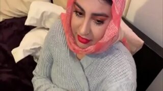 Video panas Bangladesh: ibu montok dan kekasihnya beradegan intim