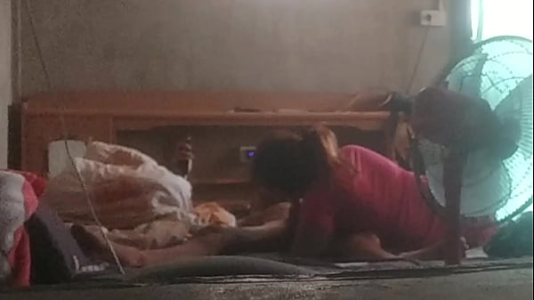 Gadis Asia Mungil dan Menggoda Buatan Rumahan