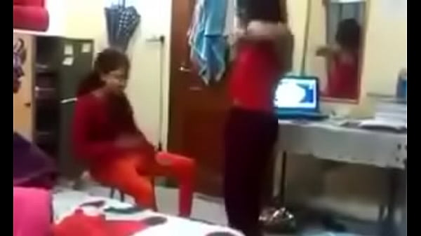 Garam Masti: Hostel Ke Andar Ka Maza
