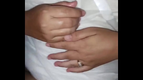Momen panas istri tetangga merengek minta dipuaskan sampai tumpah