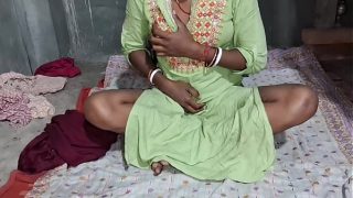 Desi Sali Menggoda dengan Gaun Salwar Ketat, Video Anal Seks India Terpanas