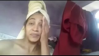 Gadis Desi memamerkan tubuh seksi nan menggoda