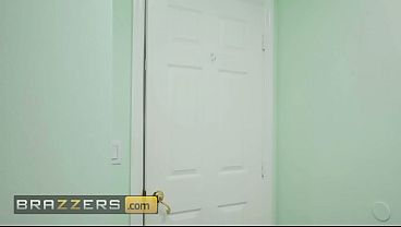 Keseruan Mencium Kontol: Cory Chase di Brazzers / Masukkan Kode XVPROMO untuk Diskon di Situs Resmi