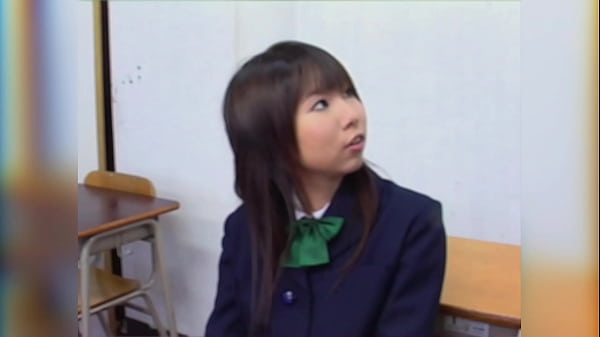 Gadis Jepang Digoyang di Ruang Kelas