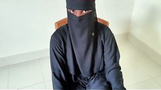 Gadis berhijab panas bercinta liar di ranjang kamarku