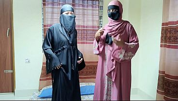 Adik Tiri Berhijab Menggoda, Ingin Merasakan Batang Besar Kakak Masuk ke Lubang Mungilnya