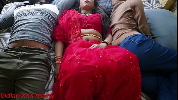 Gairah Terlarang: Adegan Panas Keluarga Tiri India XXX